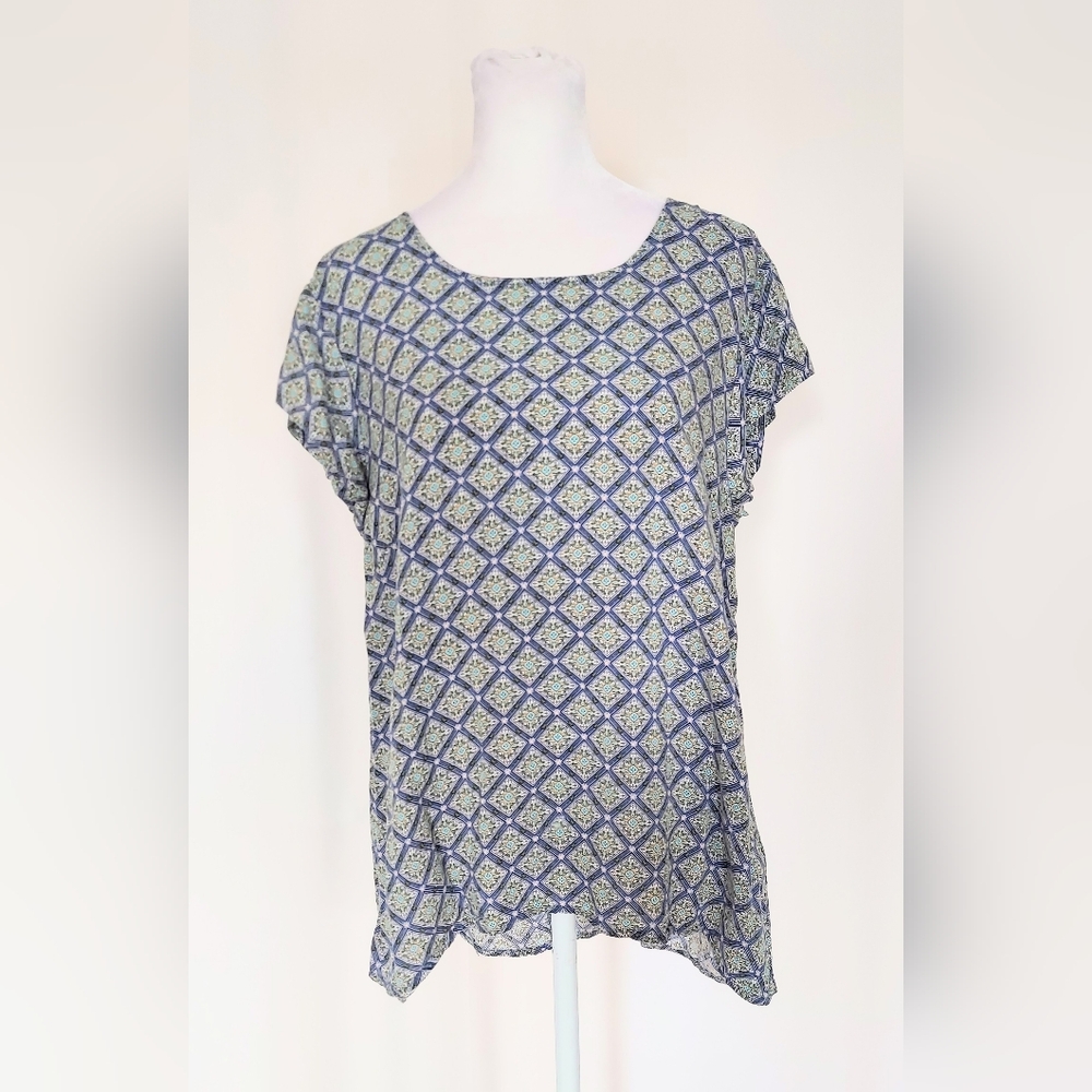 Ava Christine Short Sleeve Patttern Blouse Blue Green Size Medium